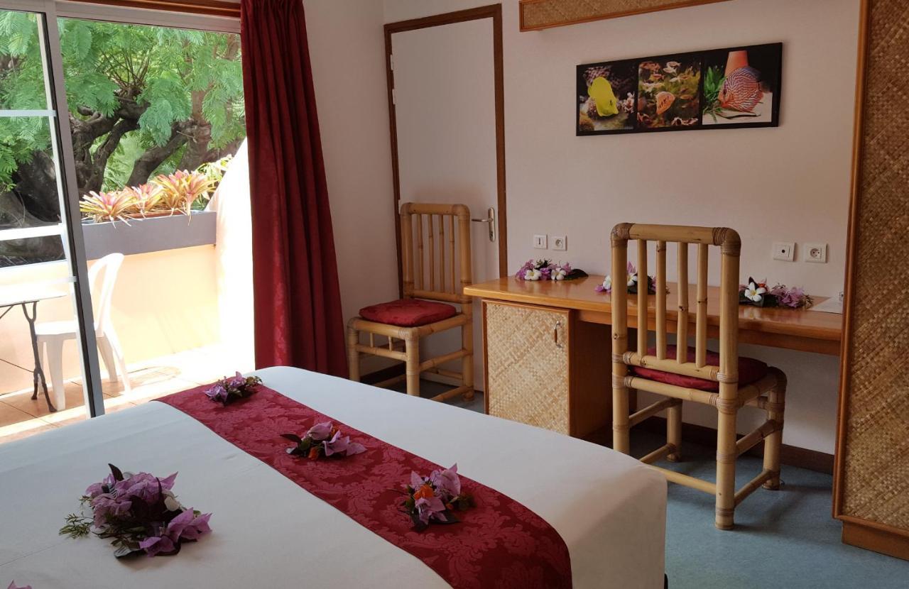 Hotel Hibiscus Papetoai Екстер'єр фото